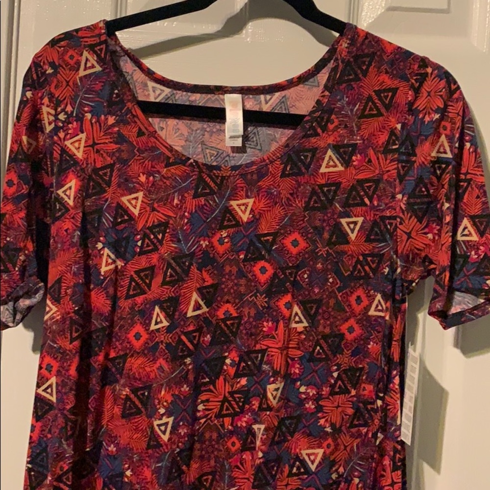 Lularoe BNWT Small Perfect T